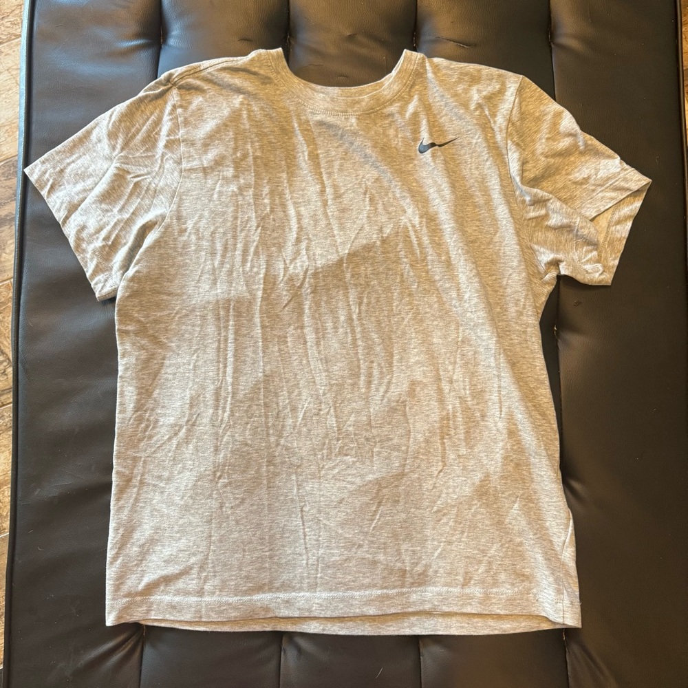 The Nike Tee Short Sleeve Shirt